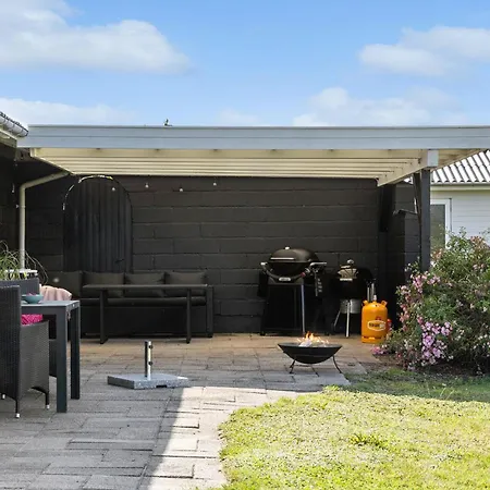 Lovely Home In Bogense With House Sea View *